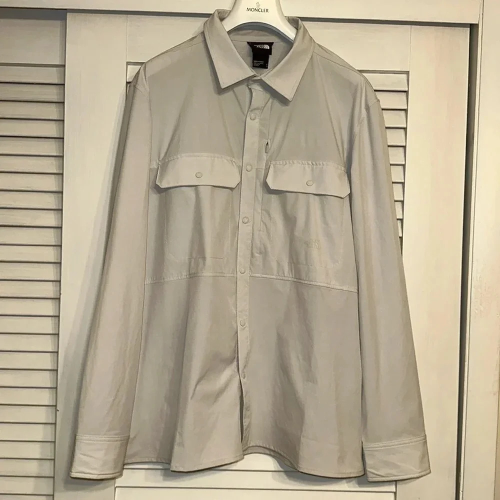 NWOT The North Face men’s long sleeve button down lightweight XL offwhite color